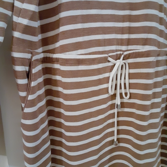 💫Cute Dress💫 $10 - Picture 2 of 3